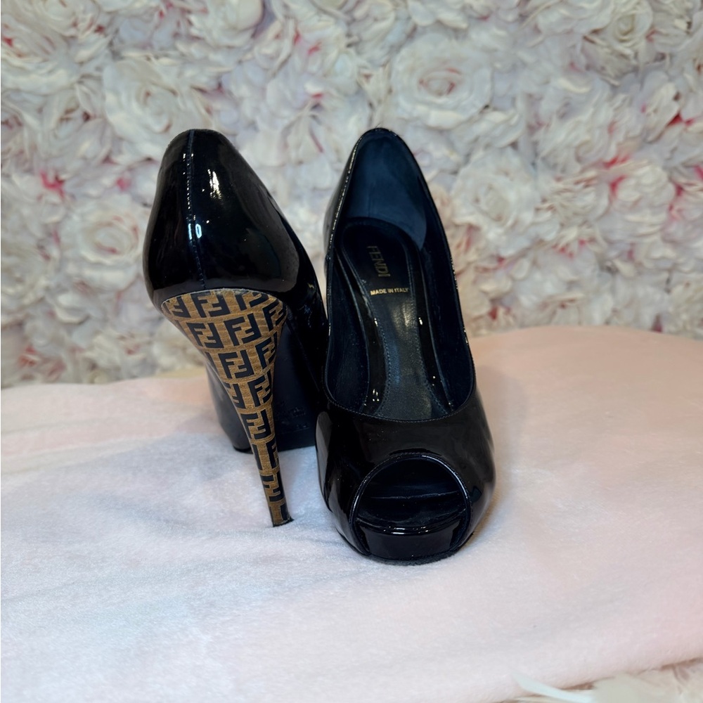 Fendi Black and Tan Logo Heels